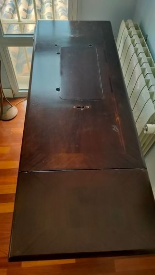 Mesa antigua maquina coser Wertheim