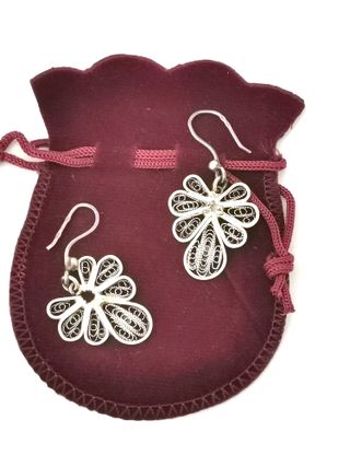 Pendientes Largos de Plata con Diseño de Trébol en