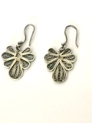 Pendientes Largos de Plata con Diseño de Trébol en