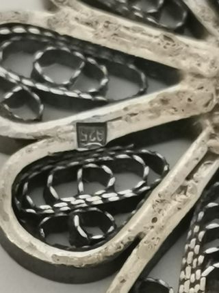 Pendientes Largos de Plata con Diseño de Trébol en