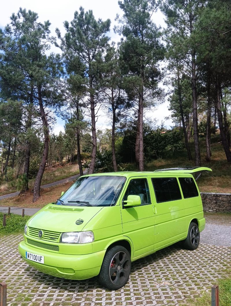 Volkswagen Caravelle 1998 - foto 1