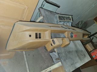 Salpicadero y cuadro R4 antiguo