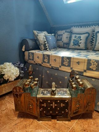 Preciosa zapatera latón madera y nacar