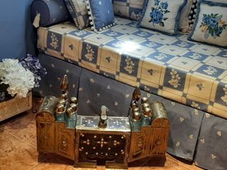 Preciosa zapatera latón madera y nacar