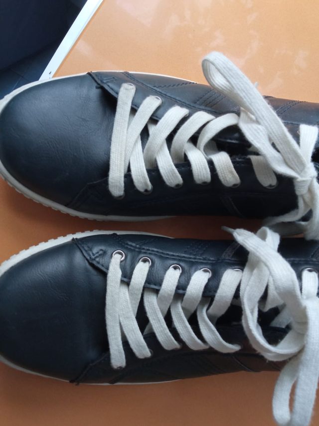 Zapatillas de cuero T.44 Cedar wood. Muy poco uso.