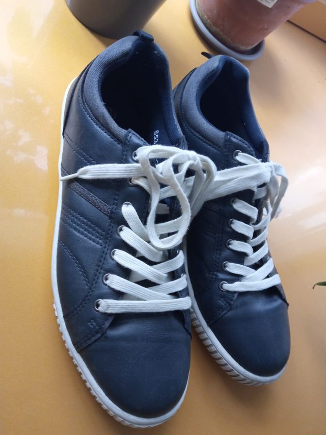 Zapatillas de cuero T.44 Cedar wood. Muy poco uso.