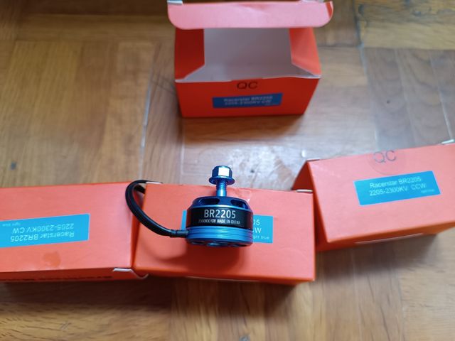 cuatro Motores  racestar br2205