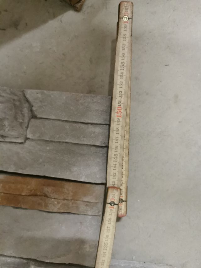 Pietra runner angolare marca Rastone. 