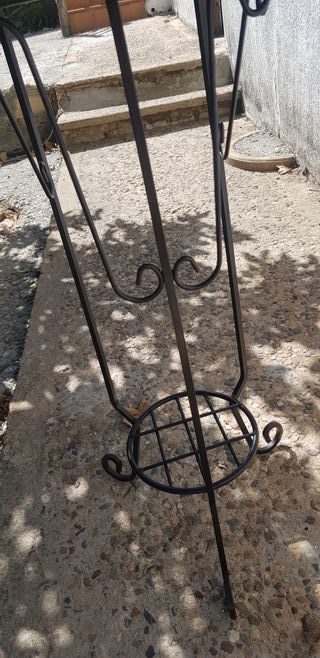 Mesa auxiliar (forja y olivo)