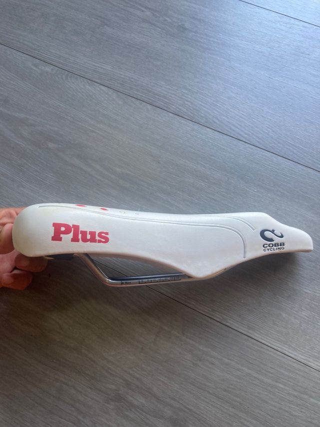 Sillin de triatlón Cobb Cycling PLUS