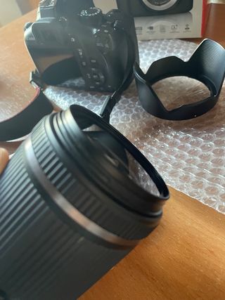 Camera reflex Canon EOS 1300d + tamron 18-200mm