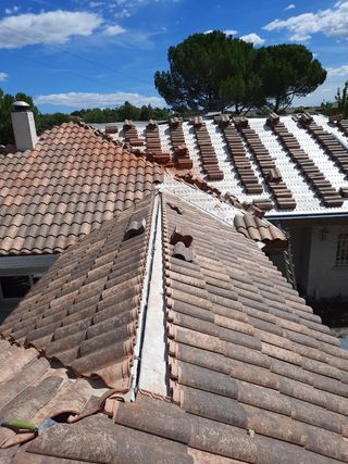 Reparación e instalación de cubiertas y tejados, G
