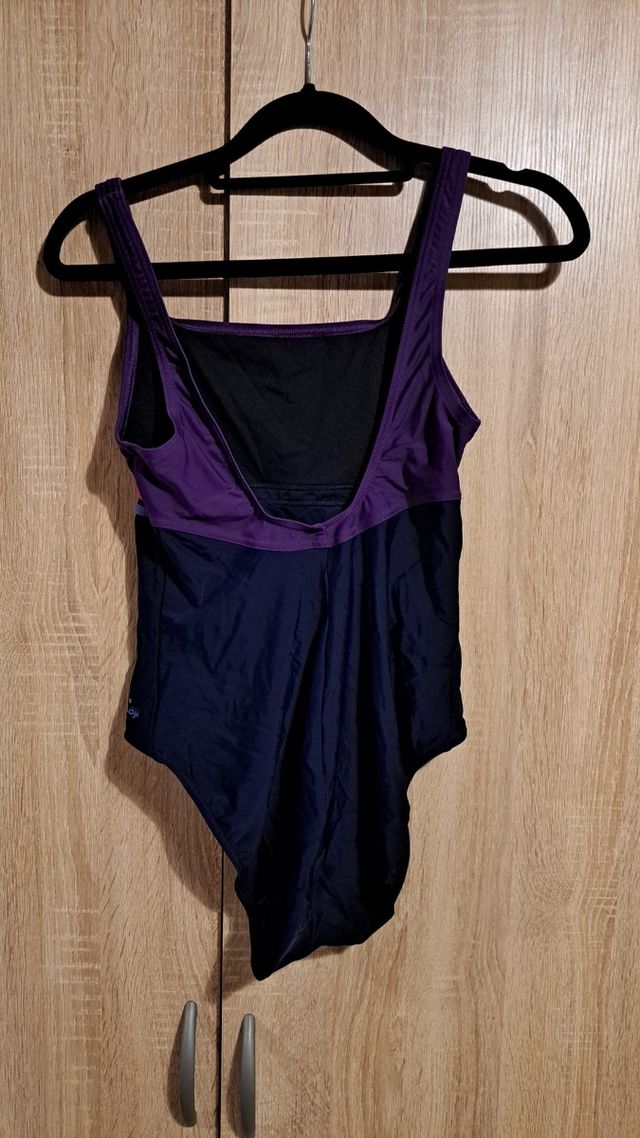 Bañador, marca decathlon, talla s, nunca usado