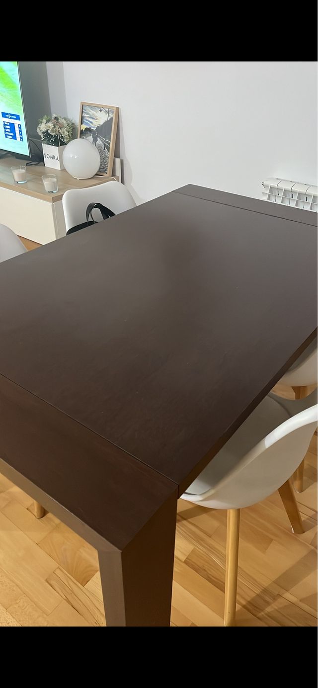 Mesa extensible con sillas (Piferrer)