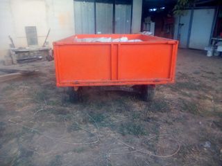 REMOLQUE METÁLICO
