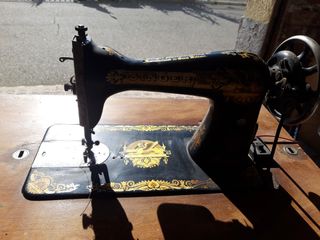 Máquina de coser antigua