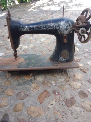 Maquina singer y alfa para restuarar antigua