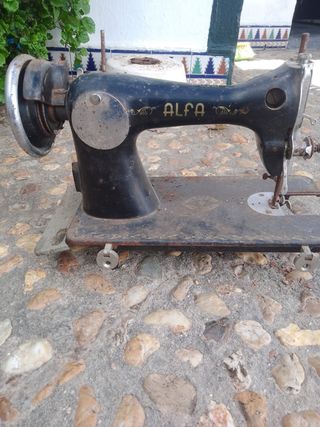 Maquina singer y alfa para restuarar antigua