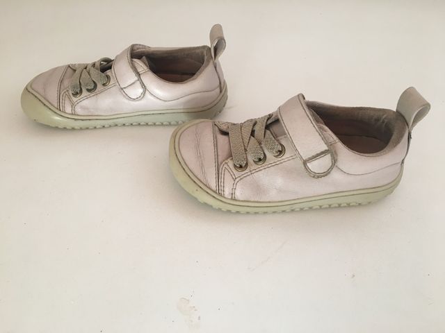 ZAPATO FEROZ, PATERNA ROCKER ROSA. TALLA 24