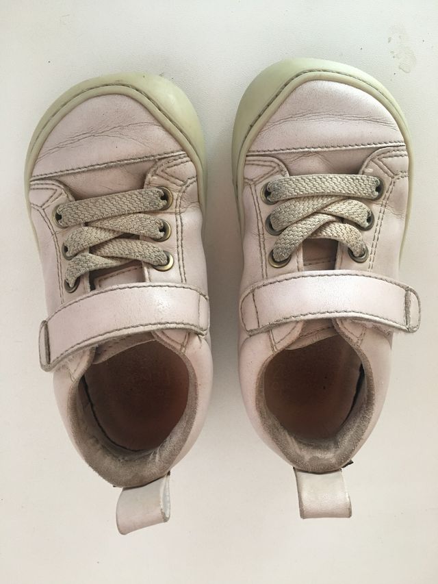 ZAPATO FEROZ, PATERNA ROCKER ROSA. TALLA 24