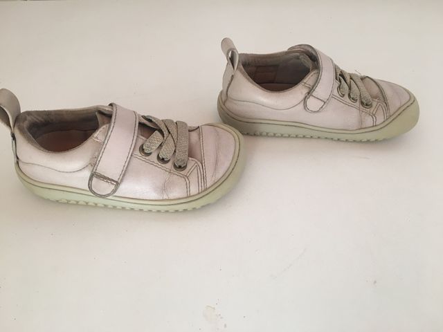 ZAPATO FEROZ, PATERNA ROCKER ROSA. TALLA 24