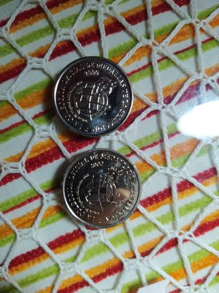 2 medallas conmemorativas