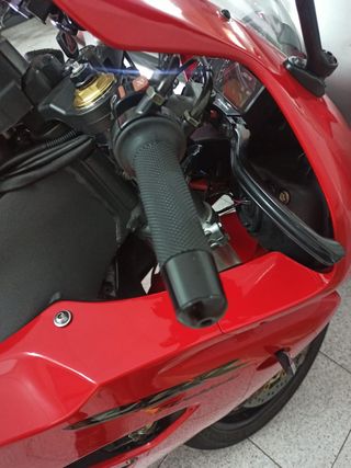 Honda cbr 1000 rr fireblade 2004