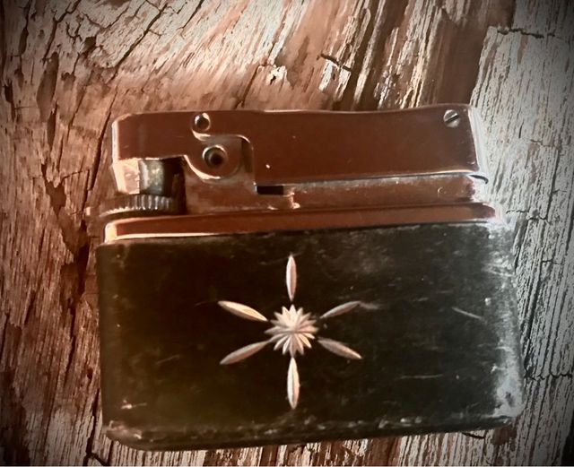 Mechero antiguo Sunflower