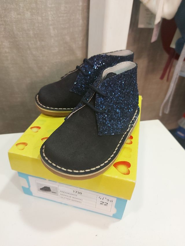 Bota serraje niña N 22 Nueva