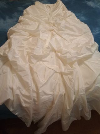 Vestido de novia color Marfil