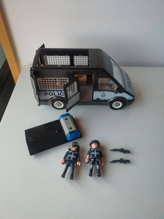 Furgón de policía playmobil