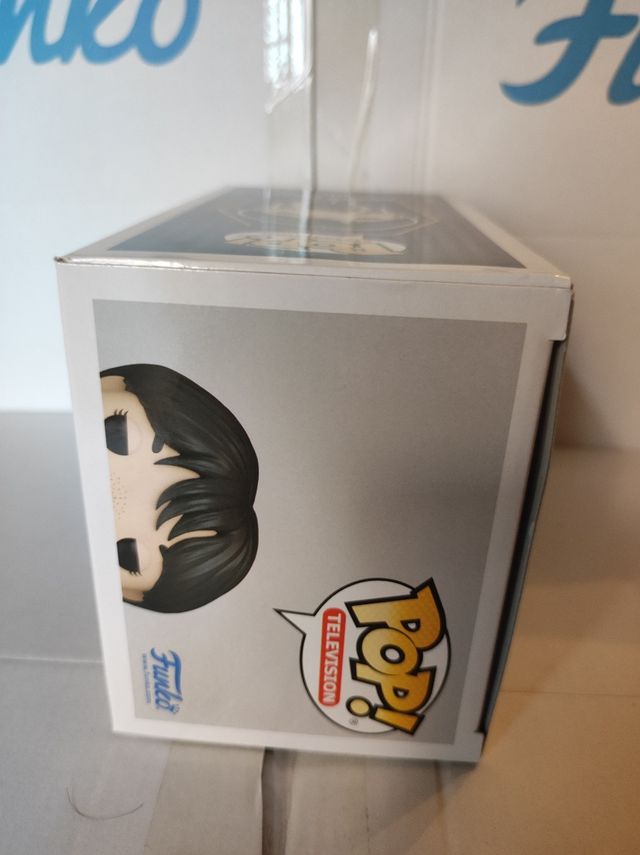 Funko pop wednesday Addams metallic