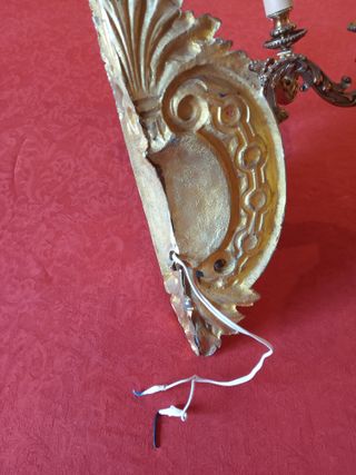 Aplique esquinero de bronce