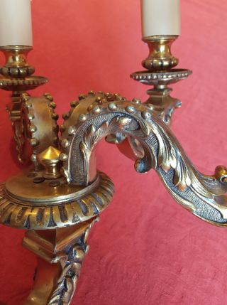 Aplique esquinero de bronce