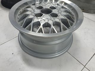 UNA SÓLA llanta Ford Clásica 13 pulgadas