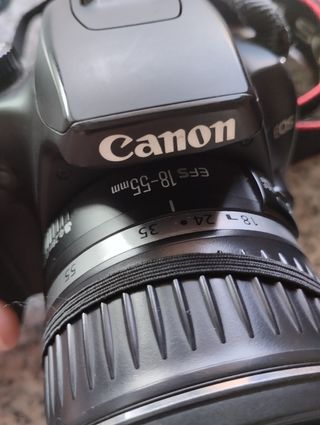 Cámara réflex Canon EOS 1000D+accesorios