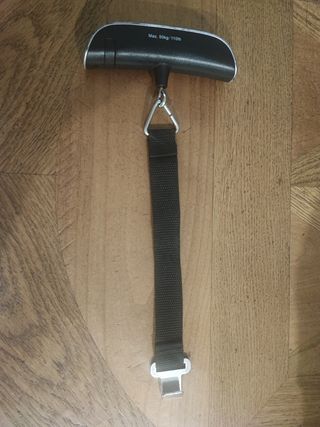 Bilancia pesa valigia