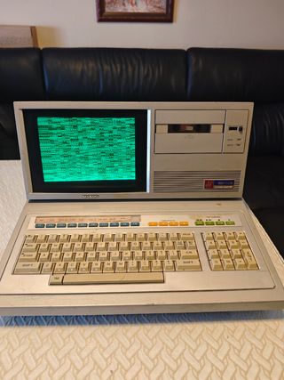 Ordenador antiguo Sharp MZ-80B