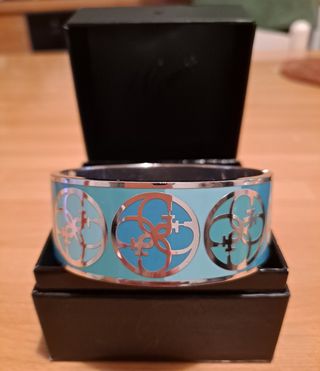 New GUESS branded bracelet