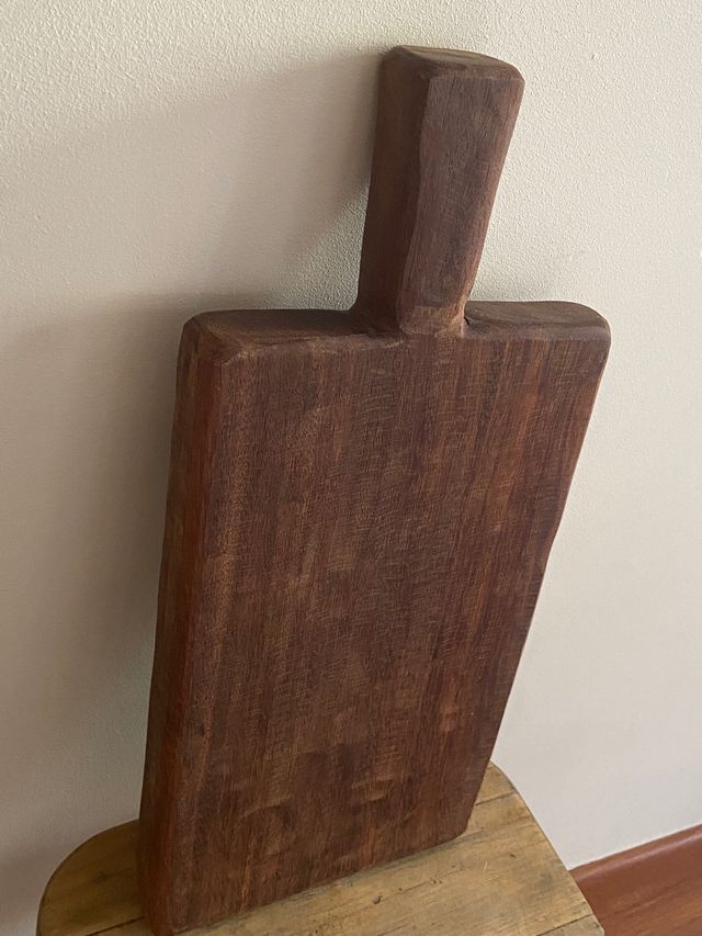 TABLA DE CORTAR DE MADERA HECHA A MANO