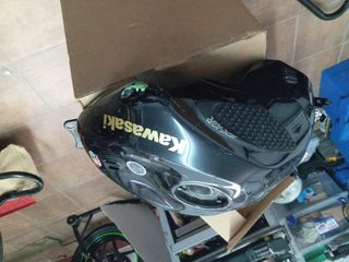 Despiece kawasaki zx10r 08 09
Depósito etc