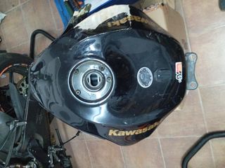 Despiece kawasaki zx10r 08 09
Depósito etc