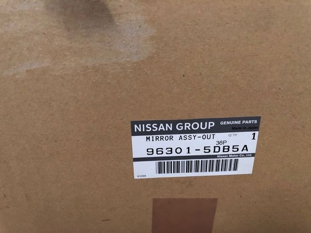 Q30 año 2019 cristal de espejo dcho.