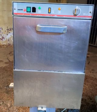 Lavavasos y lavavajillas