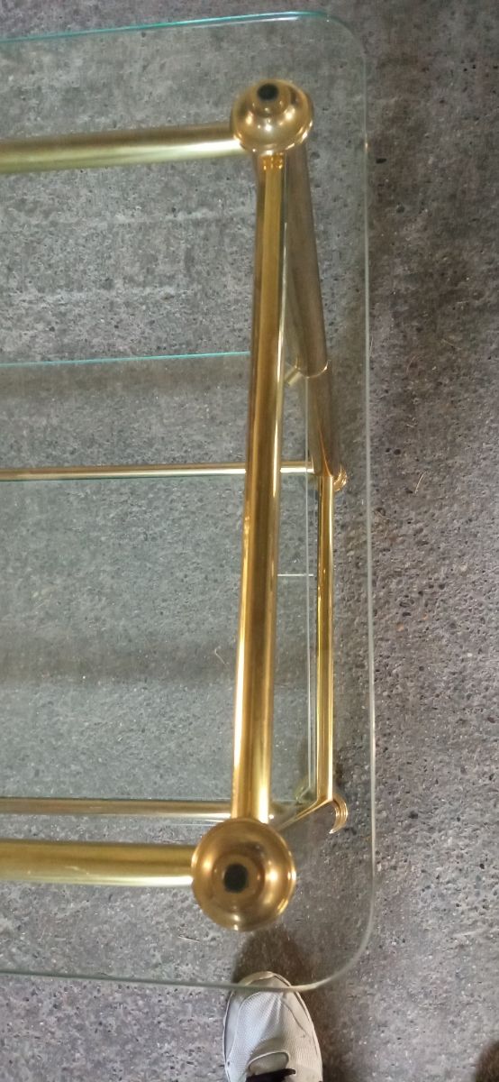 Mobile porta TV in vetro e ottone