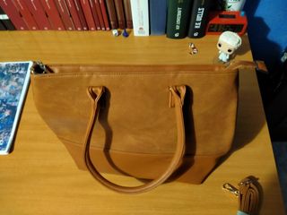 Bolso de cuero marrón