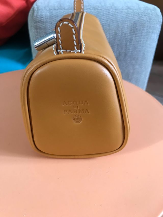 Acqua di Parma collezione Tournée beauty in pelle