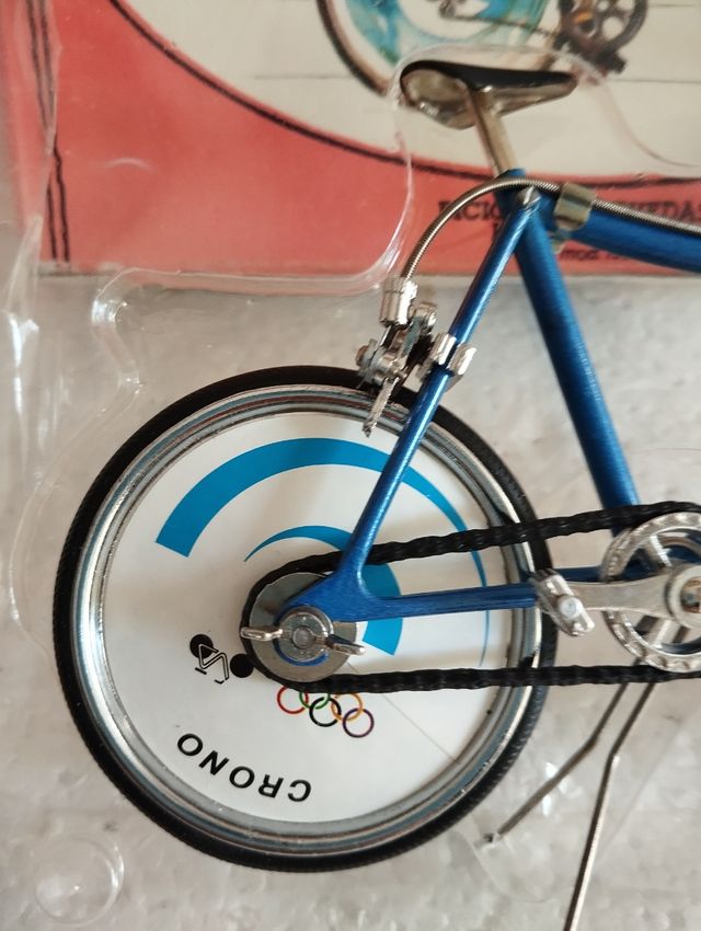VELOCIPEDOS EN MINIATURA.