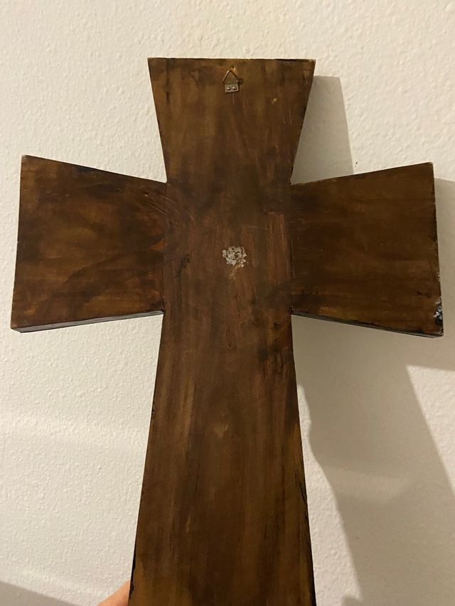 Crucifijo antiguo pared