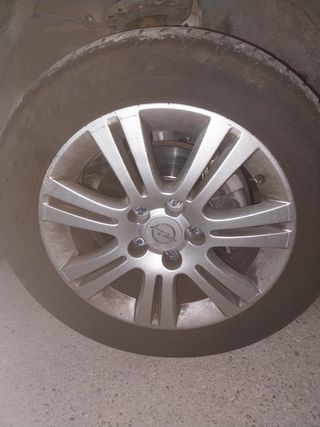 Se venden llantas opel 16"